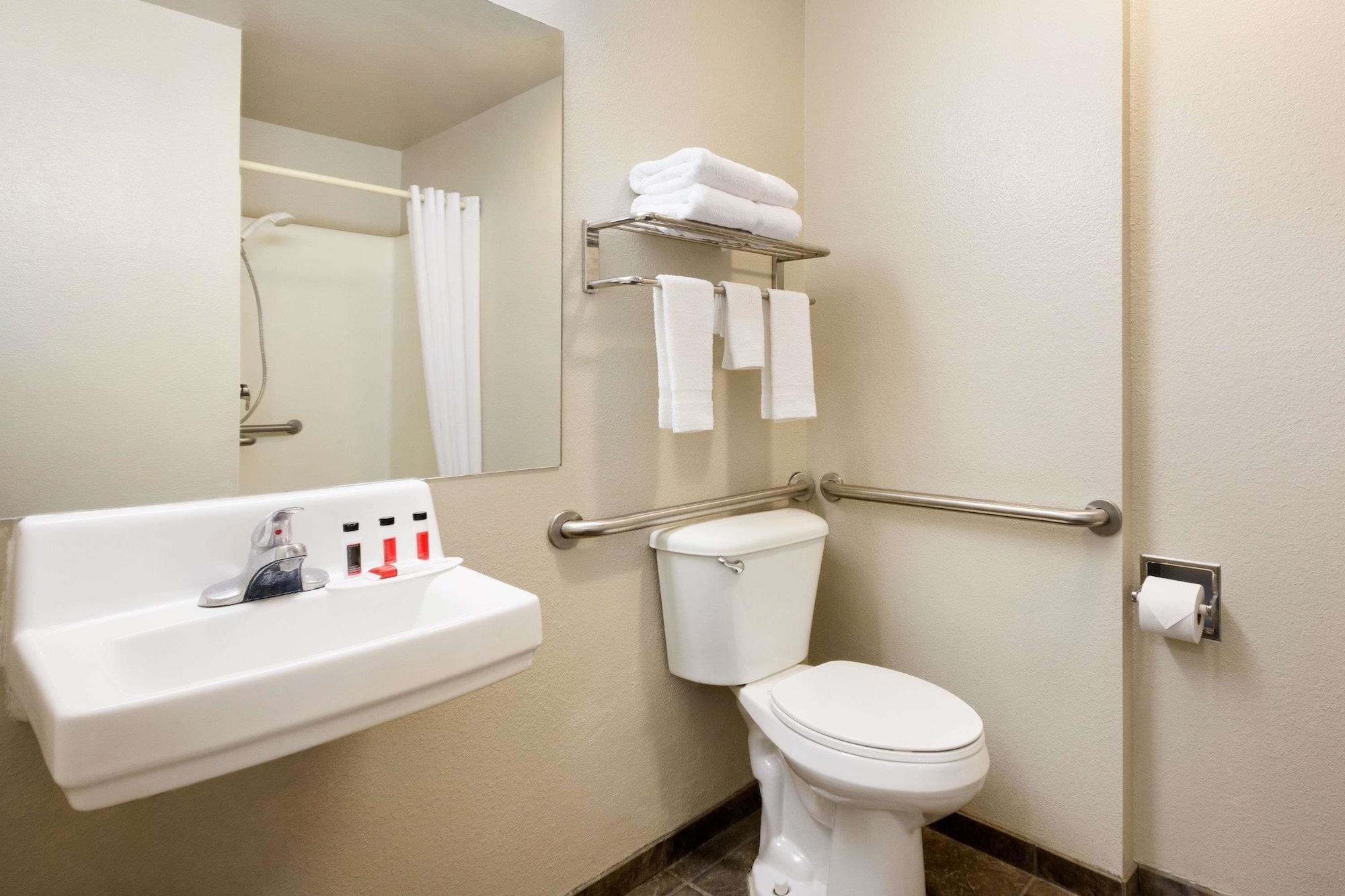 Travelodge By Wyndham Alpine Esterno foto