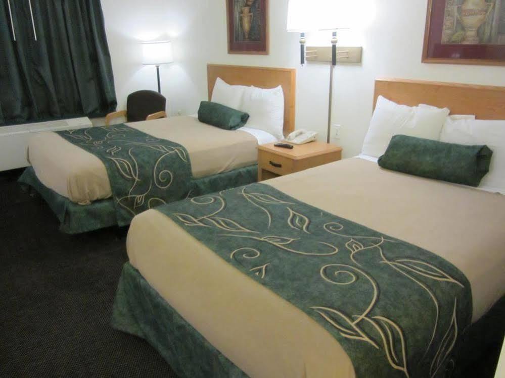 Travelodge By Wyndham Alpine Esterno foto