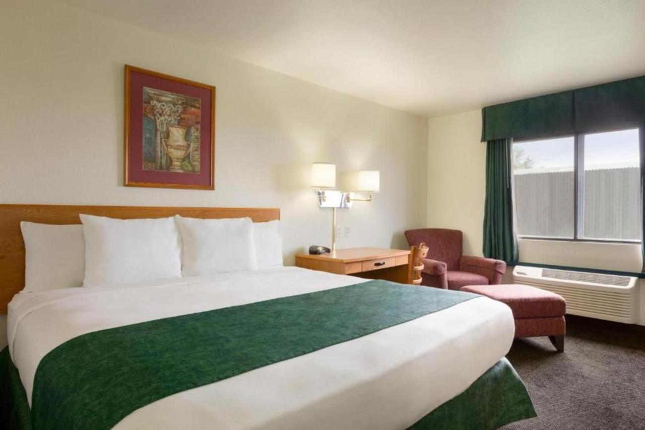 Travelodge By Wyndham Alpine Esterno foto