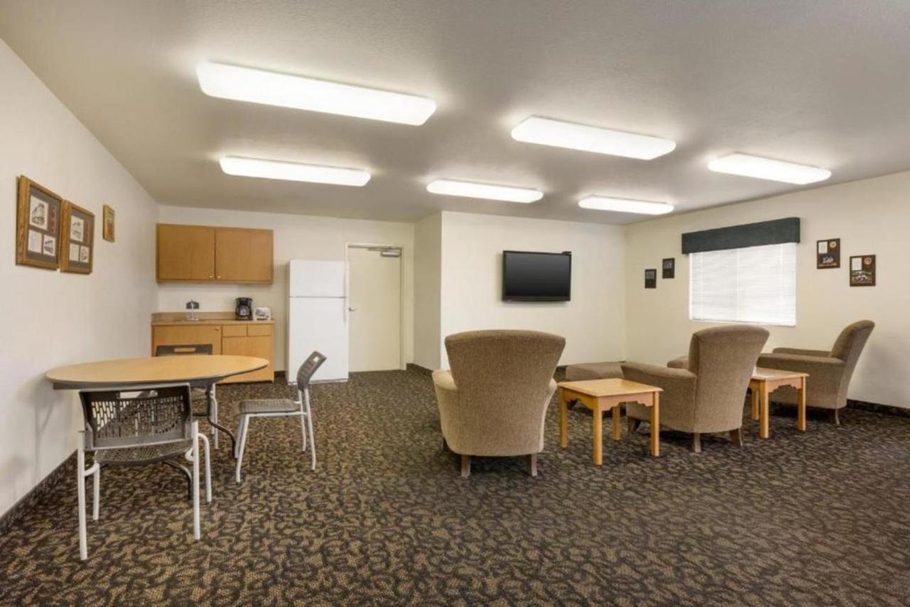 Travelodge By Wyndham Alpine Esterno foto